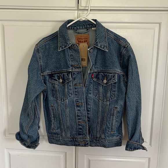 Levi's Jackets & Blazers - NWT Levi’s Denim Ex-Boyfriend Trucker Jacket S